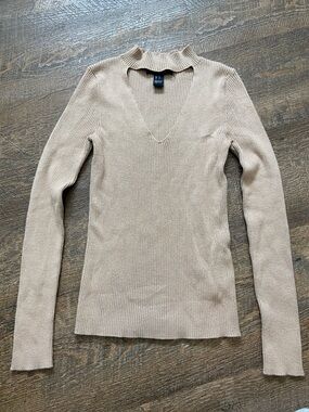 Ribbed V-Neck Mock Collar Sweater in Beige